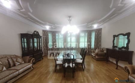 дом, 550 м², 12 соток