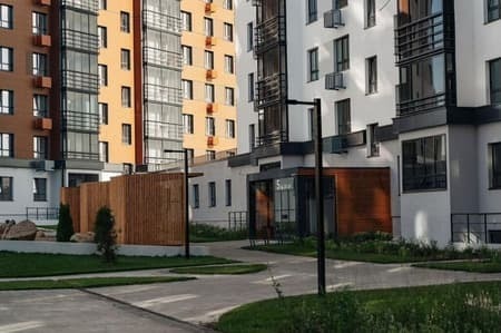 Продать двухкомнатную квартиру, 65 м², этаж 4 из 8. Фото 3